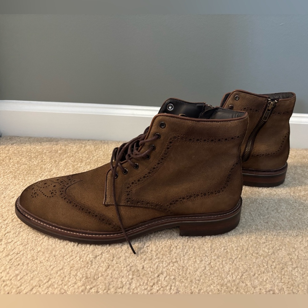 Elegant Brown Men's Lace-Up Boots